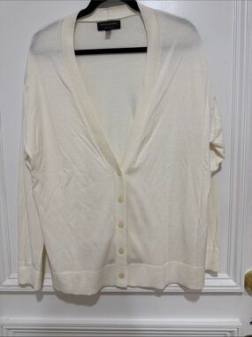 Banana Republic Cream V-Neck Button-Front Cardigan